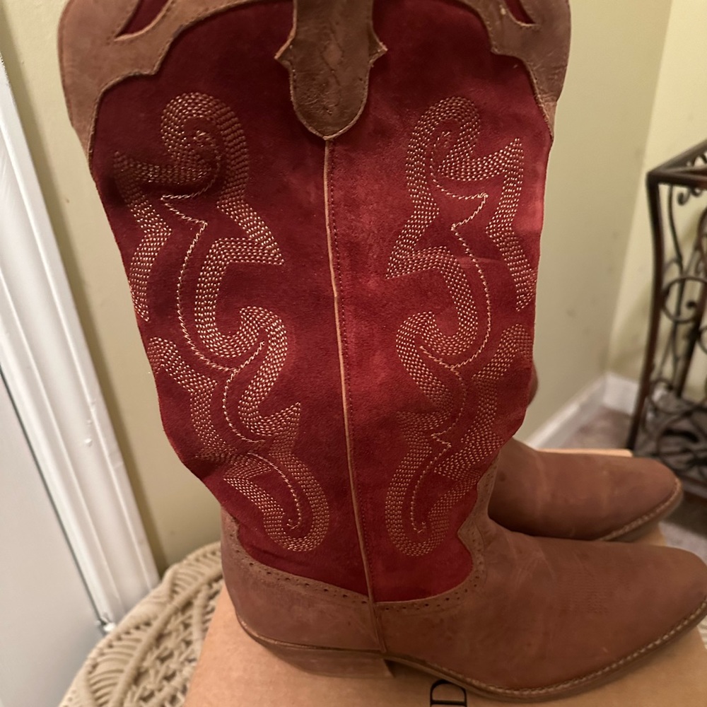 New never worn Diego Dii Lucca red suede brown distressed leather cowboy boots.